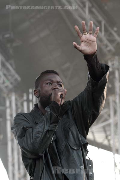 YOUNG FATHERS - 2014-07-05 - BELFORT - Presqu'ile du Malsaucy - 